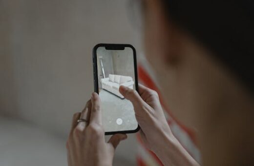 How Augmented Reality Is Transforming Online Shopping
